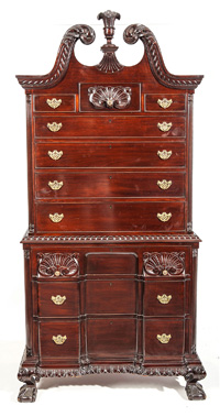 Chippendale Style Bolck-Front Chest on Chest