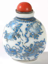 LATE 18TH CENTURY CHINESE SNUFF BOTTLE