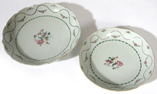 CHINESE EXPORT PORCELAIN BOWLS