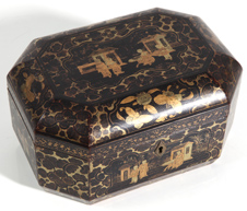 19TH CENTURY CHINESE DECORATED BLACK LACQUERED BOX