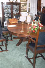 10 PC. DINING ROOM SUITE