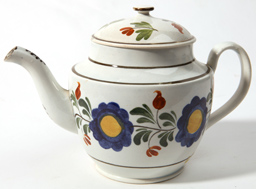 Four Color Leeds Soft Paste Teapot