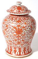 FINE CHINESE PORCELAIN COVERED JAR